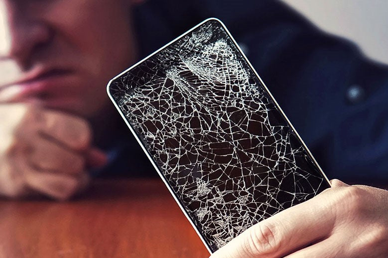 Reasons Leading To Worsening Your Cracked Mobile Screen