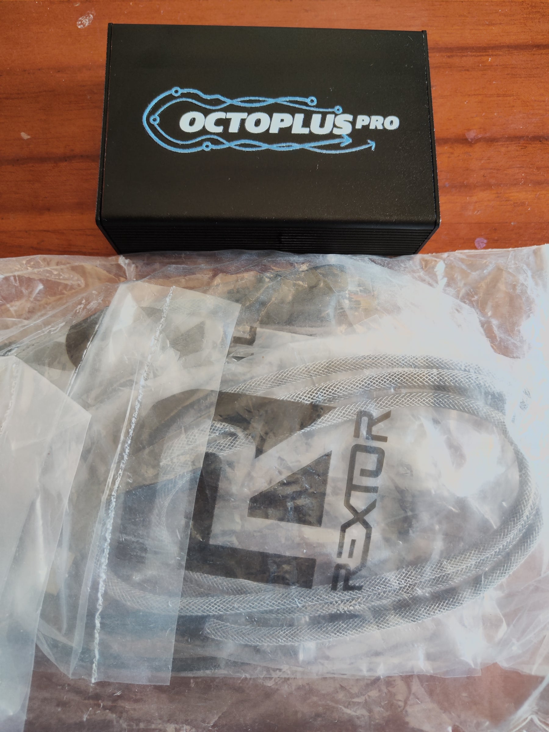 OCTOPLUS PRO BOX WITH CABLE/ADAPTER SET ACTIVATED FOR SAMSUNG LG